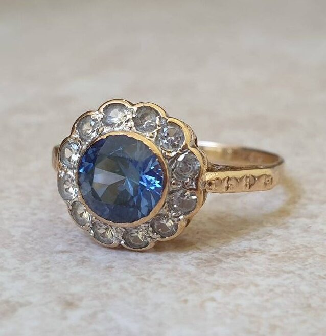 Synthetic Sapphire Ring in 9ct Gold. - Gems Afire - Vintage Jewellery UK