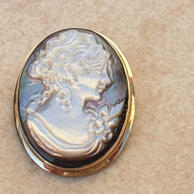 Pendentif Coquillage Arc-en-ciel En Agate - Caméo Noir Nacre, Thème Dragon - Neuf Sans Emballage