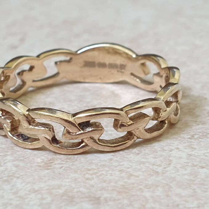Chain Link Design Ring in 9ct Gold. Gems Afire Vintage Jewellery UK
