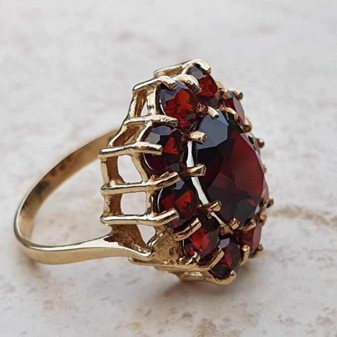 Big Cluster Ring in 9ct Gold, a UK L or a US 5 3/4 Gems Afire