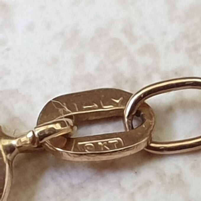 Fine Curb Chain in 9ct Gold, 20 inches. Gems Afire Vintage Jewellery UK