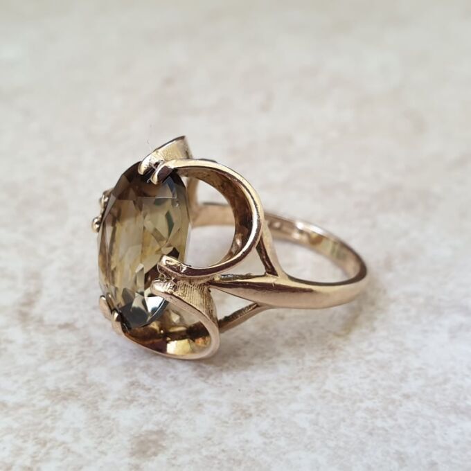 Bold Quartz Buttercup Ring in 9ct Gold - Gems Afire - Vintage Jewellery UK